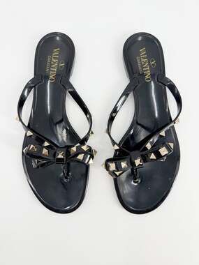 Valentino Garavani Rockstud Sandals Black Bow Jelly Thong Flat Size 39 EU